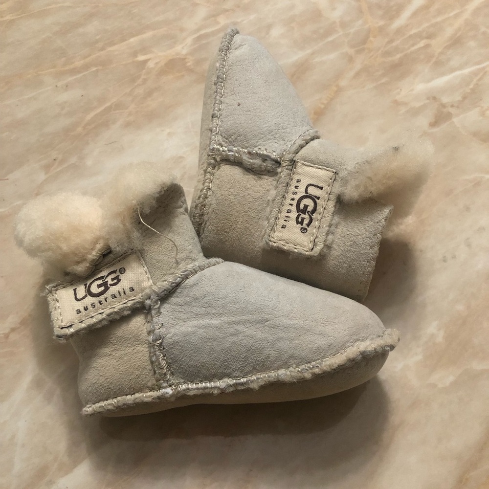 UGG size S